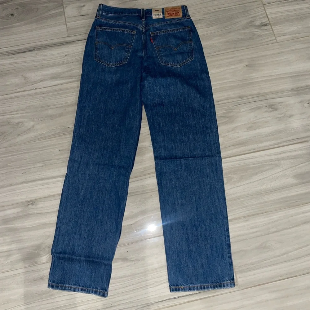 SOLD✨Levi’s low pro jeans - Picture 7 of 8